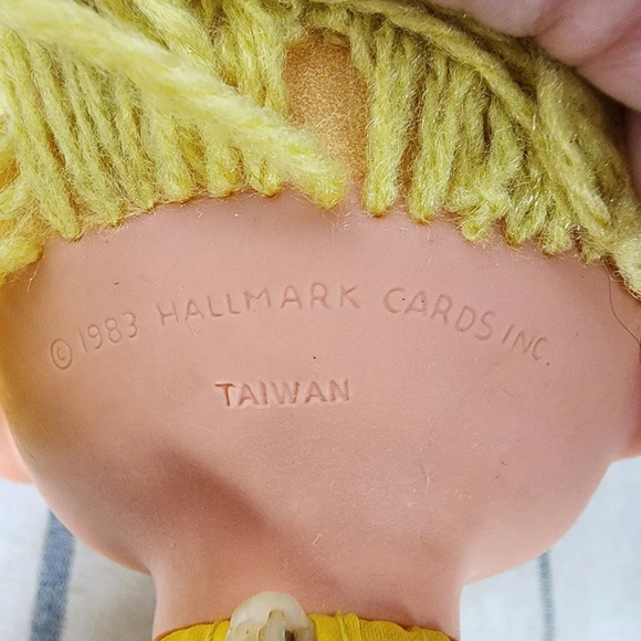 Vintage 1983  Rainbow Brite Canary Yellow Doll Hallmark - Picture 2 of 13